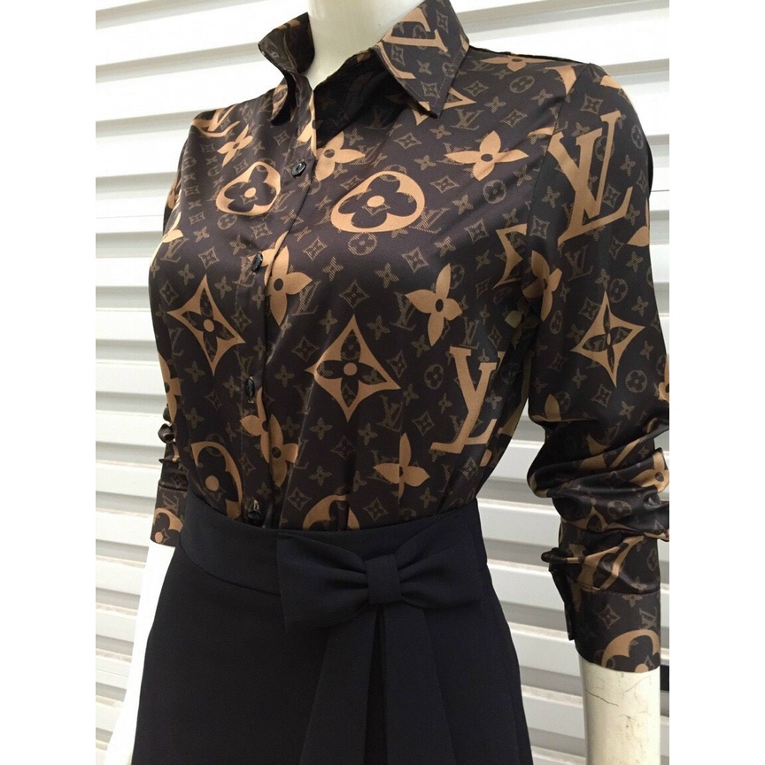 Áo sơ mi lụa nữ cao cấp công sở đẹp MQ BOUTIQUE áo sơ mi họa tiết chữ L.V nâu thiết kế
