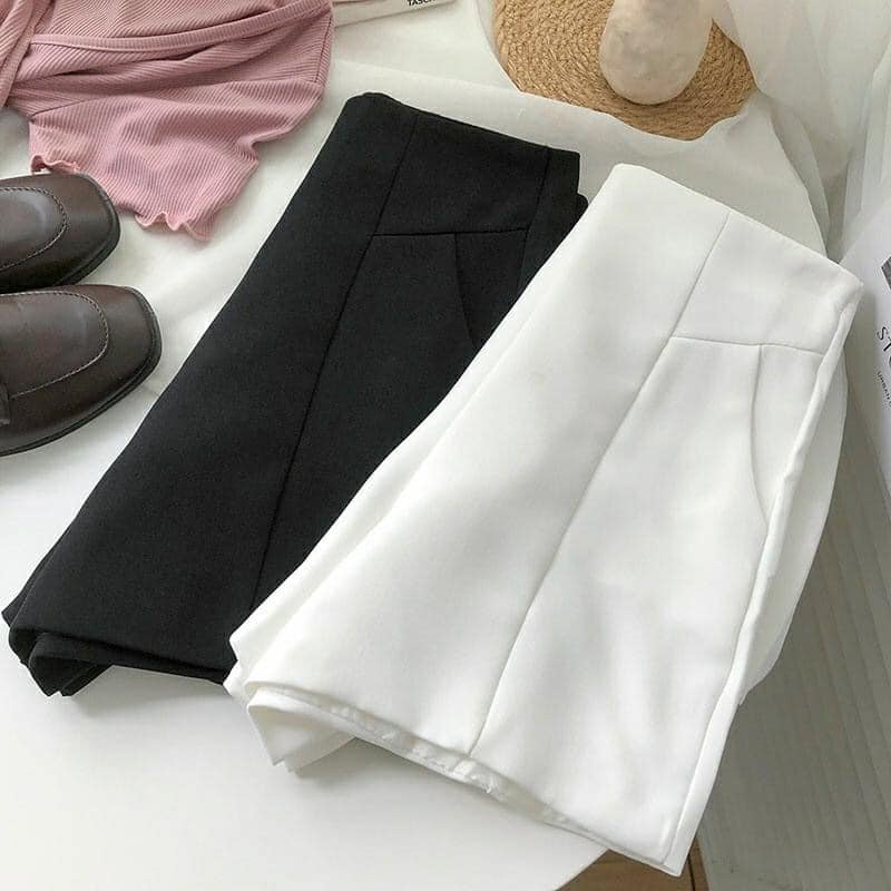 Quần đùi kaki nữ FM Style giả váy lưng cao ống rộng cao cấp phong cách Hàn Quốc hiện đại trẻ trung 220130503