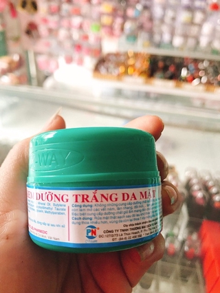KEM DƯỠNG TRẮNG DA MẶT X WAY