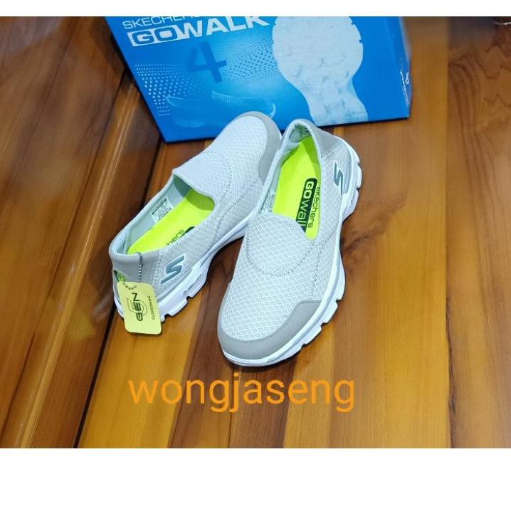 Skechers Giày Lười Siêu Nhẹ Thoải Mái Thời Trang Cho Nữ