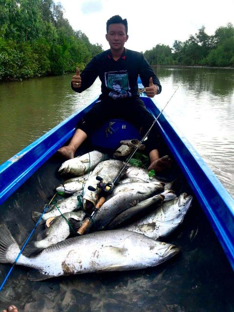 Mồi câu Megabarra Doom 75 Shad 8.8g 75mm Sinking