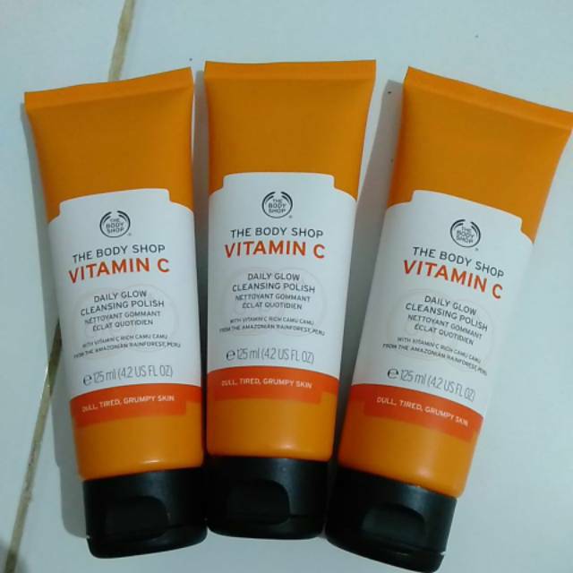 THE BODY SHOP (Hàng Mới Về) Sơn Bóng Vitamin C Làm Sạch Cơ Thể Hàng Ngày Tiện Dụng