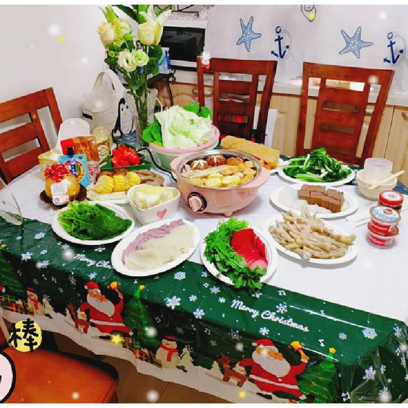 Khăn trải bàn họa tiết Giáng Sinh dễ thương