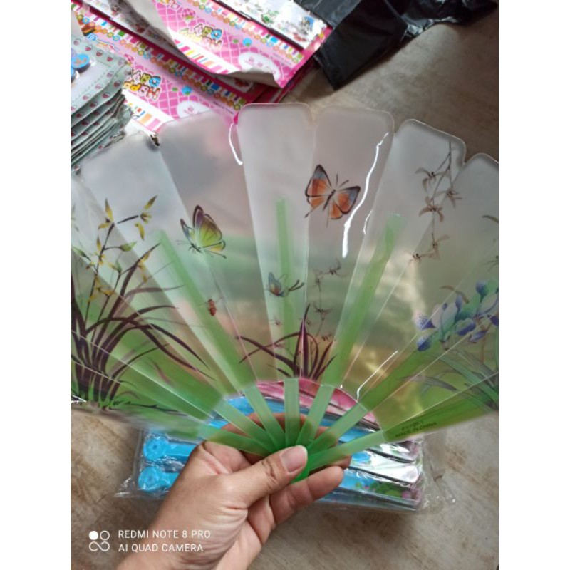 1 vỉ 20 chiếc quạt siêu đẹp của bé