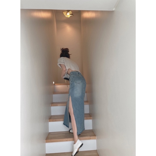 Chân váy jean xẻ sườn trơn