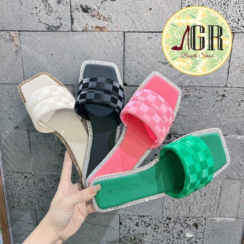 Dép bản ngang caro mũi vuông viền đá cao cấp (đặt lên 1 sz)