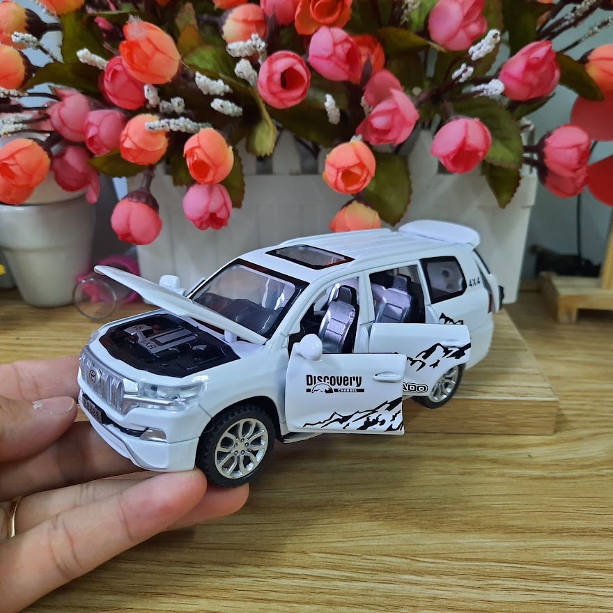 Mô hình xe ô tô Land Cruiser prado tỉ lệ 1:32