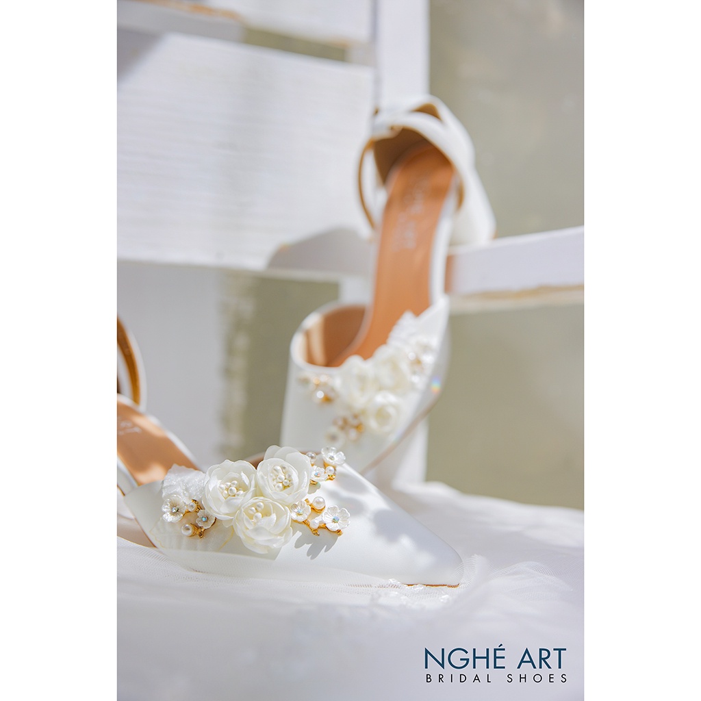 Giày cưới Nghé Art quai ngang đính hoa 216-06