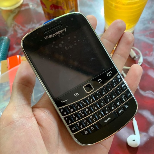 Blackberry 9900