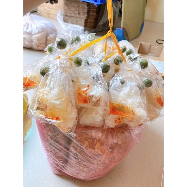 Xâu bánh tráng sate tắc