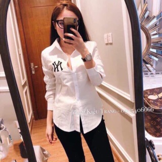 Áo sơ mi trắng