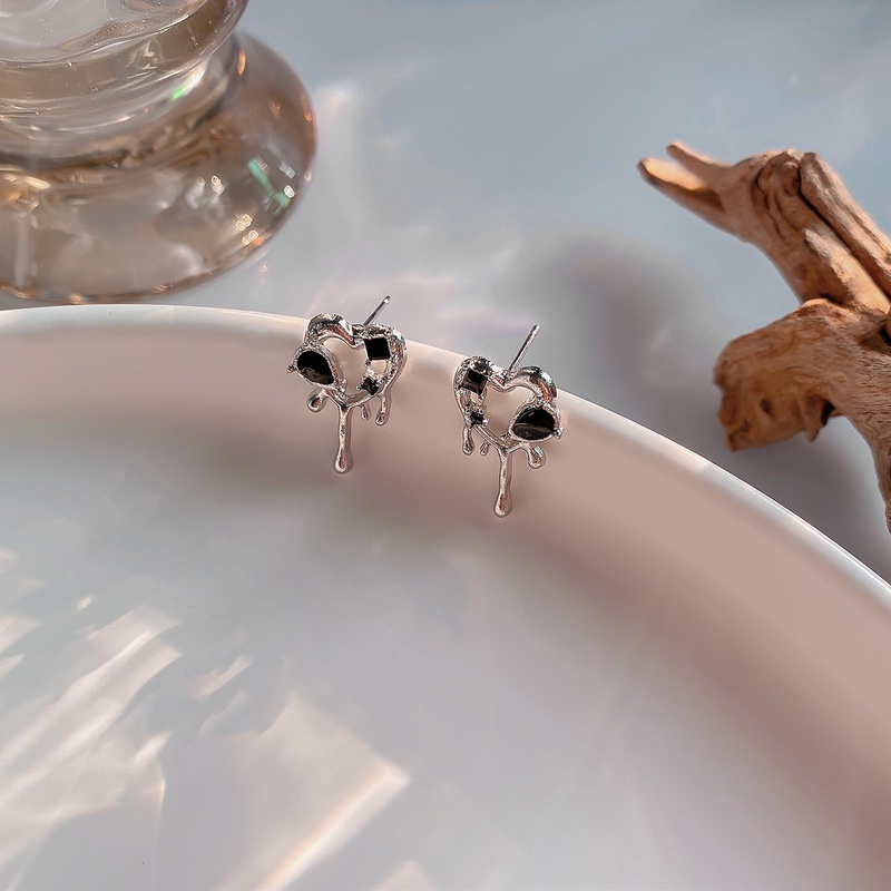 Bông Tai Xỏ Lỗ Hình Trái Tim Bằng Kim Loại Màu Đen Phong Cách Hip Hop Cổ Điển Dành Cho Cô Dâu/Tiệc Cưới