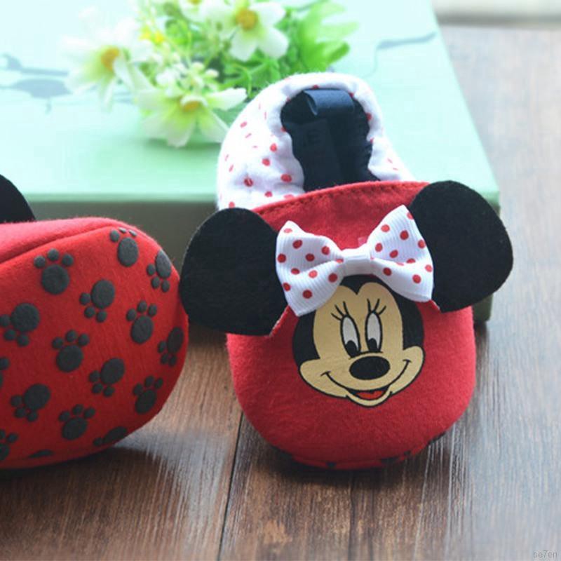 Giày em bé mềm mại đáng yêu