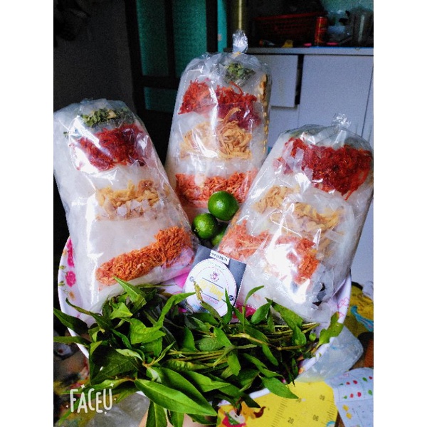 Bánh tráng trộn thập cẩm tây ninh full topping kèm quất, rau răm, gang tay trộn