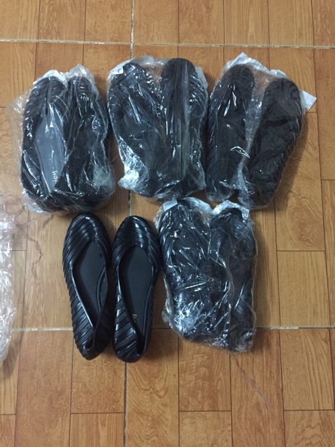 giày nhựa bup bê đi nước gia hot ..50k | BigBuy360 - bigbuy360.vn