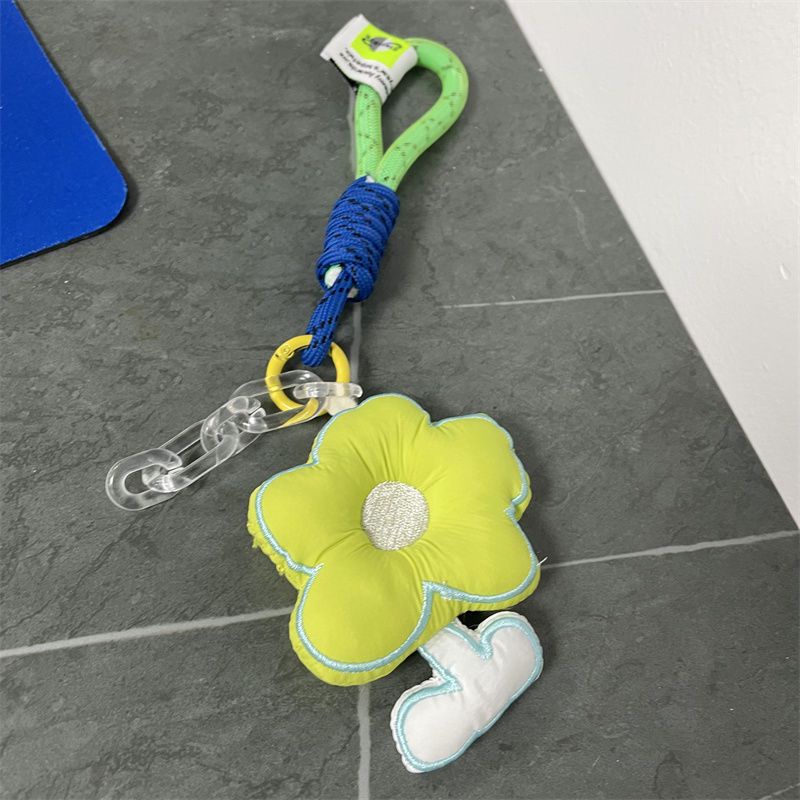 Móc Khóa Hình Bông Hoa Màu Dạ Quang Dễ Thương