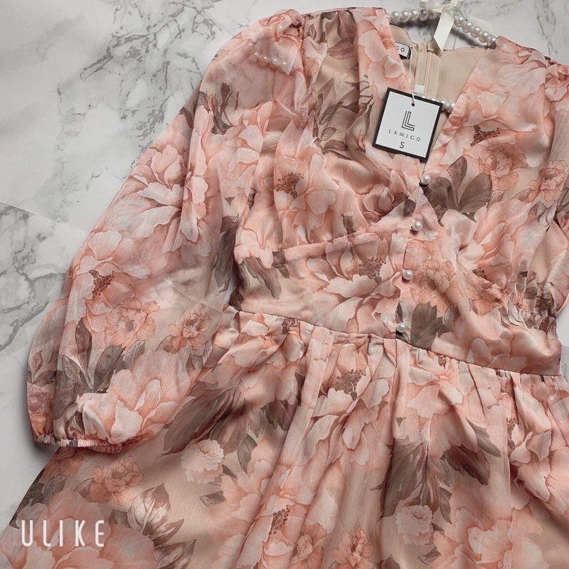 Pass váy hoa mua tại Hinstore còn nguyên tag