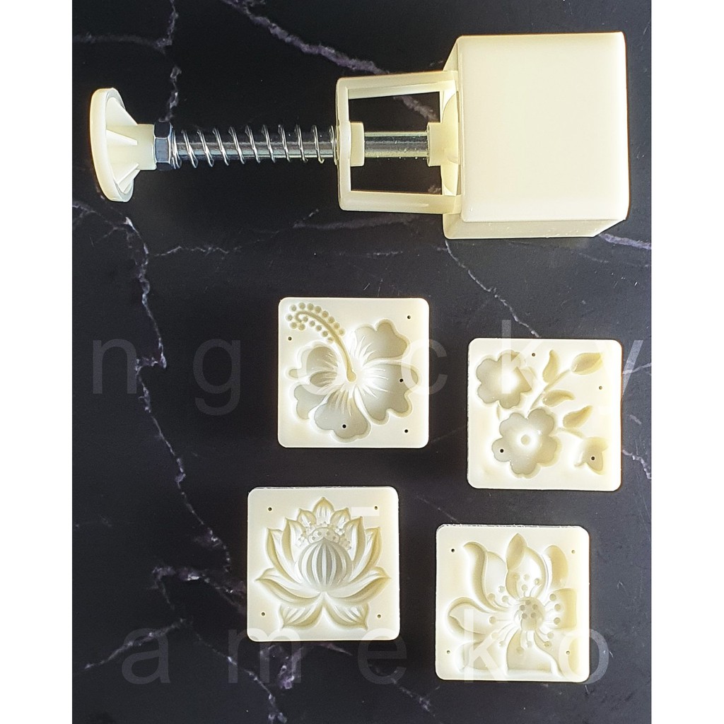 NQ50-003 - KHUÔN LÒ XO BÁNH TRUNG THU / BÁNH DỨA  HÌNH VUÔNG HOA NỔI 50G