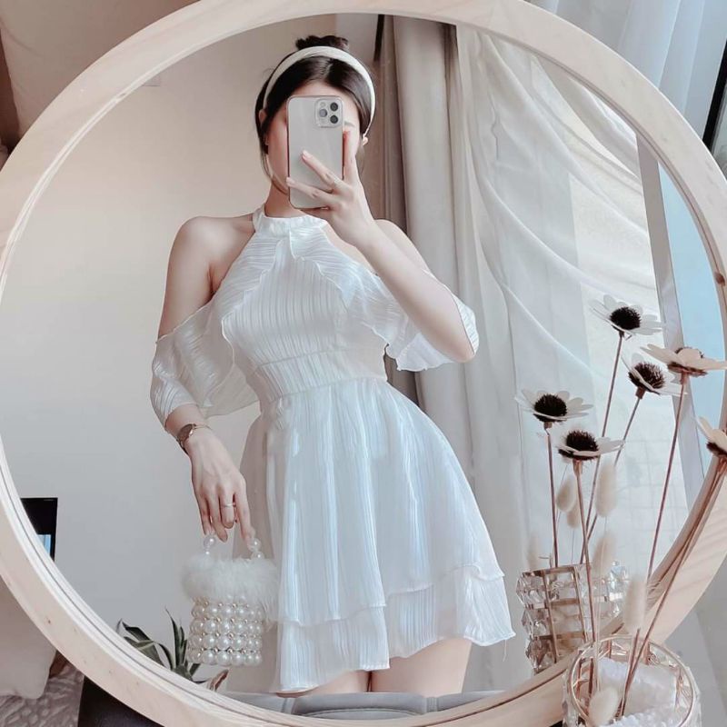 Đầm cổ yếm bèo tay cánh tiên sọc kim tuyến Mincy Dress