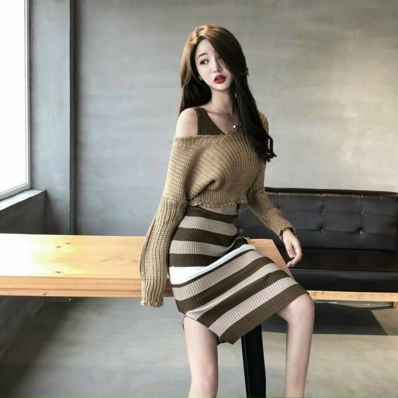 Sét đầm len sọc kèm áo khoác mặt hai kiểu
