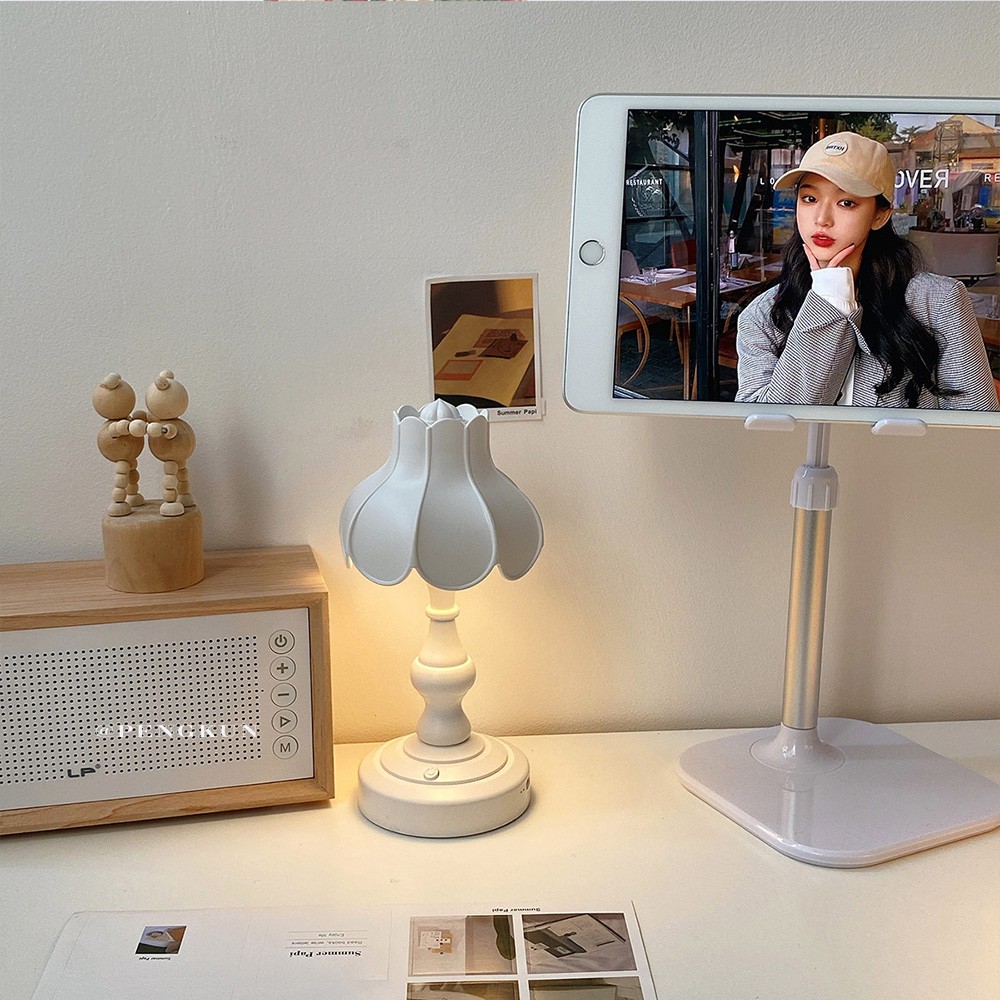 Đèn Ngủ Để Bàn Hình Hoa Sen Nhiều Màu Phong Cách Cổ Điển Hỗ Trợ Sạc USB