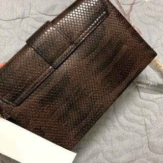 Túi Mango auth đeo chéo màu nâu da rắn