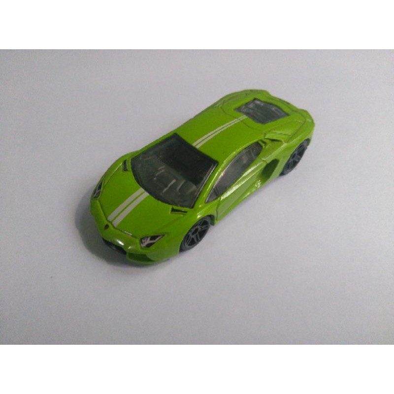 xe Hotwheels Lamborghini Aventador from pack 5 , xe đẹp như mới hàng hiếm