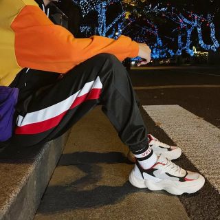 Quần jogger viền chữ oeter cực chất lừ