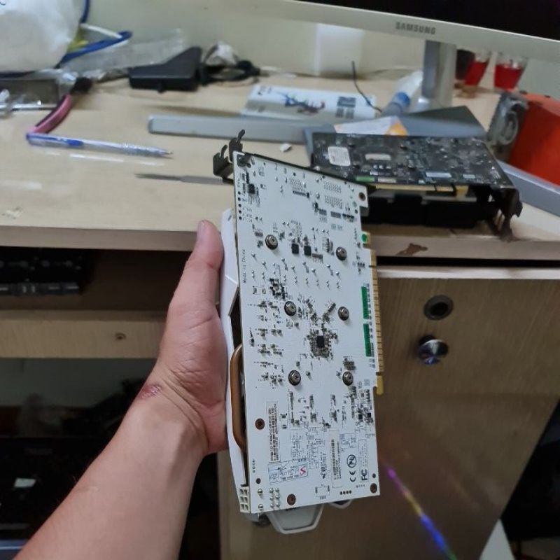 Card màn hình GIGABYTE GeForce GTX 1050Ti 4GB GDDR5 bảo hành 12 tháng. | BigBuy360 - bigbuy360.vn