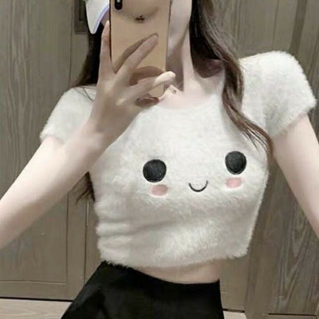 Áo croptop lông gấu cực kỳ dễ thương | BigBuy360 - bigbuy360.vn