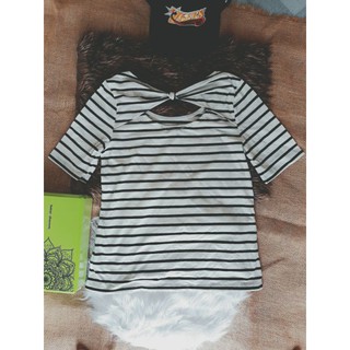 Áo tay lửng Forever21 sọc trắng đen