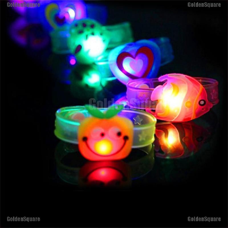 Đồng Hồ Đeo Tay Đèn Pin LED Kiểu Dáng Hoạt Hình Dễ Thương Cho Bé