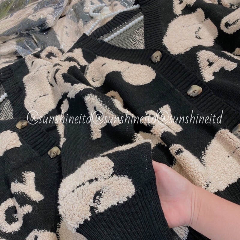 Áo Cardigan Khoác Len Đen Hoạ Tiết Gấu Vàng Lông Xù