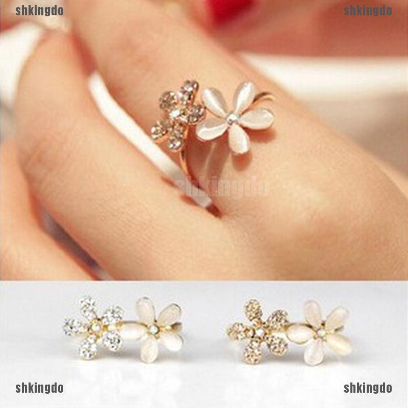 Nhẫn mạ vàng hình hoa cúc đính pha lê thanh lịch