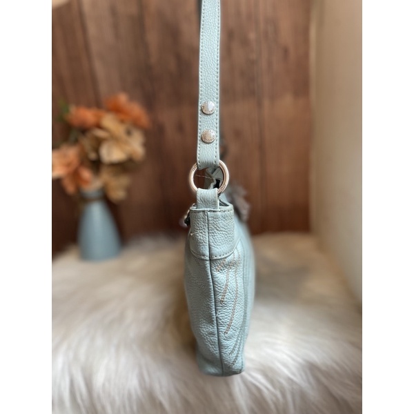 Túi đeo vai da bò phối kim sa đính hoa hiệu hàn quốc