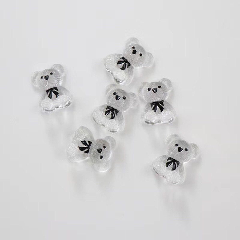 Charm gấu nhựa trong trang trí móng