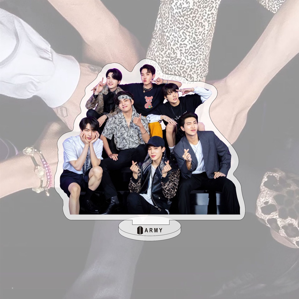 Giá Đỡ Mô Hình Kpop BTS Kỉ Niệm 9 Năm Bằng Acrylic Trang Trí Bàn Làm Việc