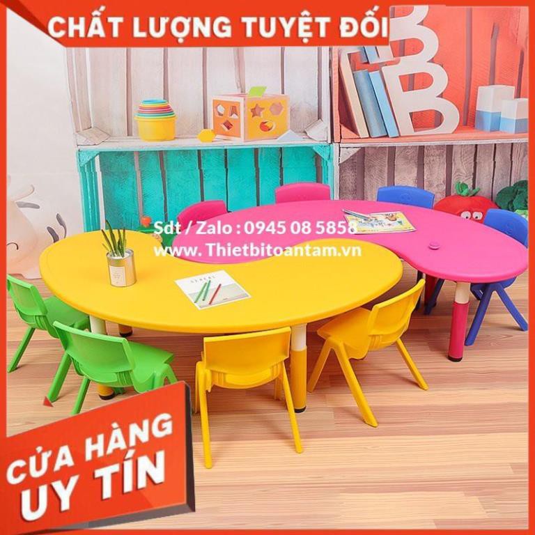 hàng chất lượng -  Bàn ăn hình bán nguyệt  hơn 1m cho trẻ em chất liệu an toàn