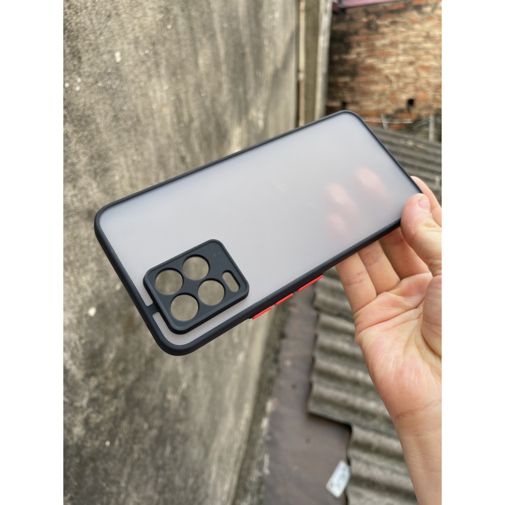 Ốp lưng Realme 8, Realme 8 Pro nhám, viền đen, chống sốc
