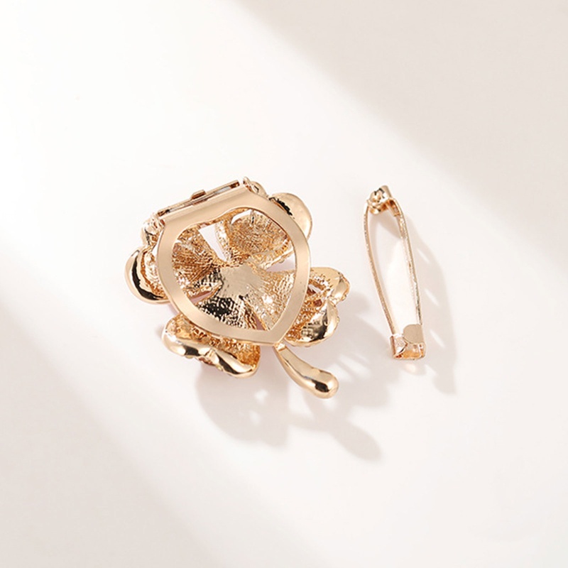 Ghim Cài Áo Hình Cỏ Bốn Lá Đính Đá Thời Trang