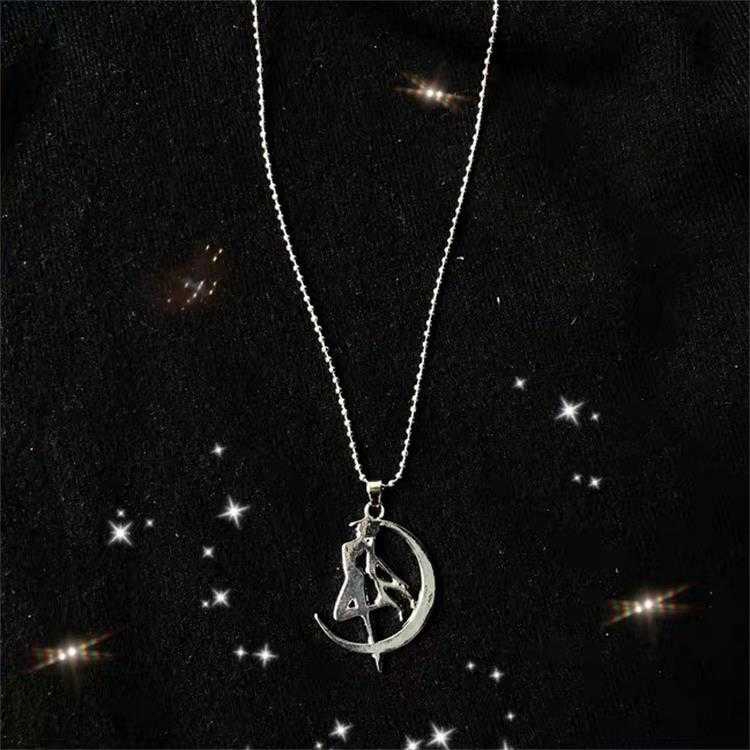 [Giao Hàng Miễn Phí] Dây Chuyền Mặt Hình Cô Gái Nhảy Hip-Hop Cá Tính 22128