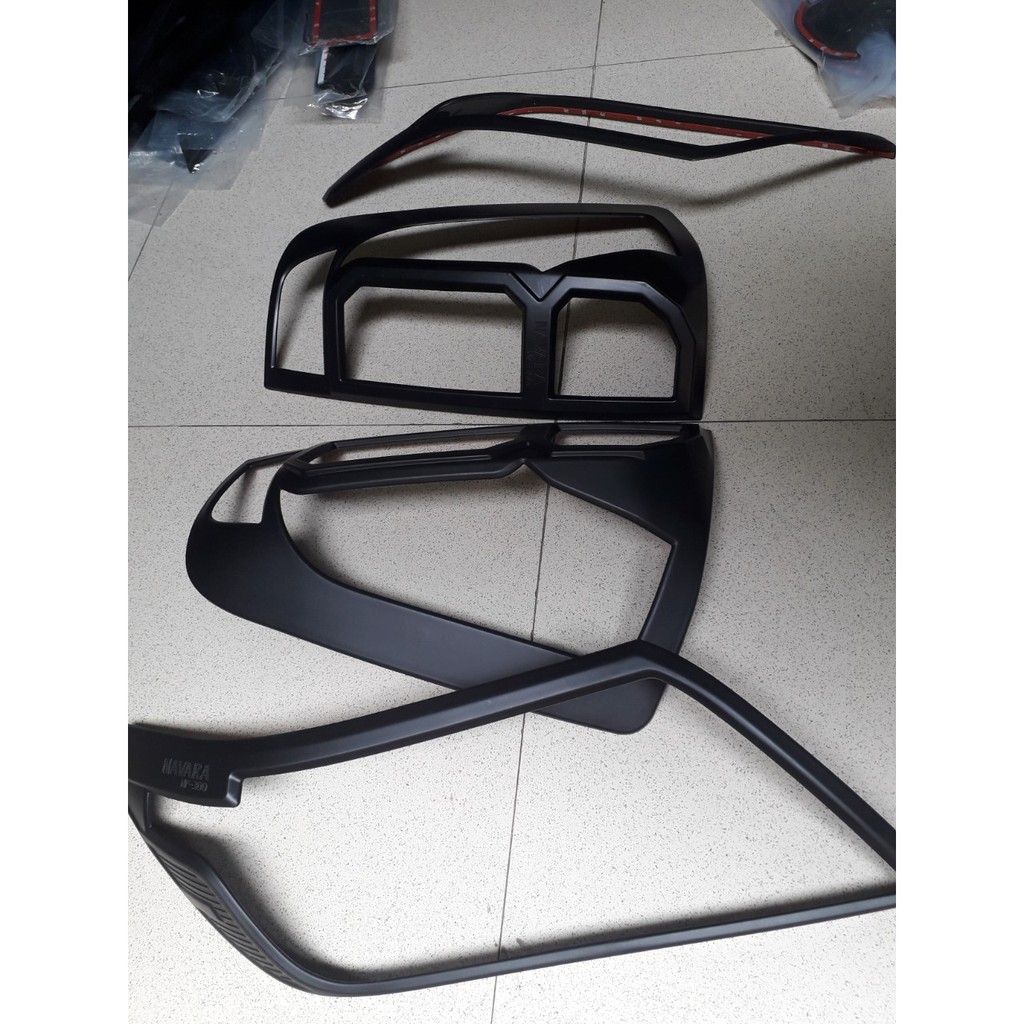 Bộ ốp viền đèn Pha + hậu Đen xe Nissan Navara dùng chung các form 2015-2021