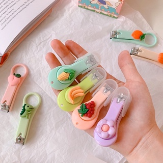 Bấm móng tay nhiều màu dễ thương