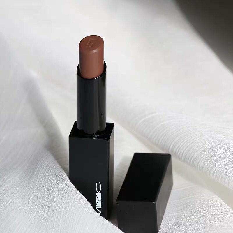Son Lì Myg Taupe Thỏi Từ Tính Màu Đen Dưỡng Ẩm Kháng Nước