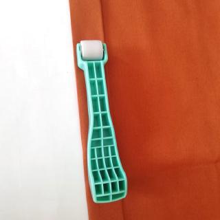 Dụng Cụ Lăn Cắt Vải