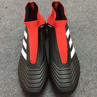 Giày đá bóng cổ cao Predator đen trắng