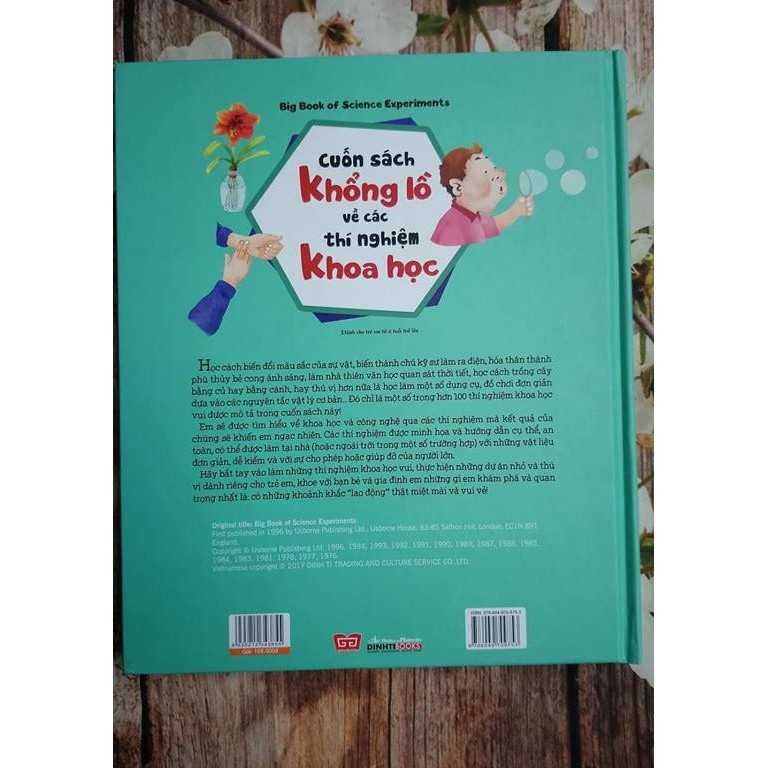 Sách - Cuốn Sách Khổng Lồ Về Các Thí Nghiệm Khoa Học ( Với Hơn 100 Thí Nghiệm Đơn Giản Và Cực Kỳ Thú Vị!) Gigabook