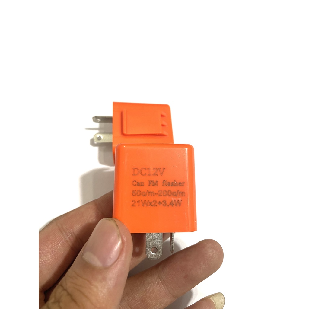 Cục chớp xi nhan điều chỉnh tốc độ nhanh chậm ALONGTOOL dùng cho mọi dòng xe máy, dùng lắp cho bóng xi nhan mọi dòng xe.