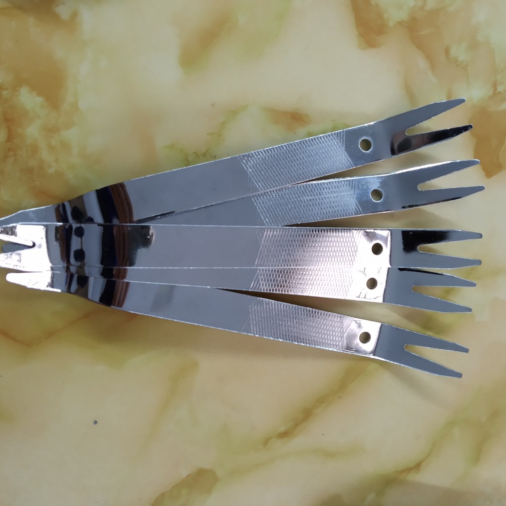 Cậy chốt nhựa inox ô tô tháo táp ly ô tô Thái Lai