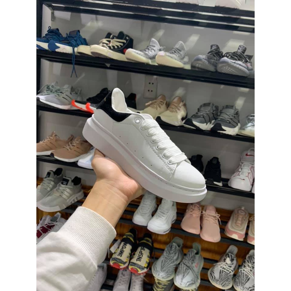 MCQ đen